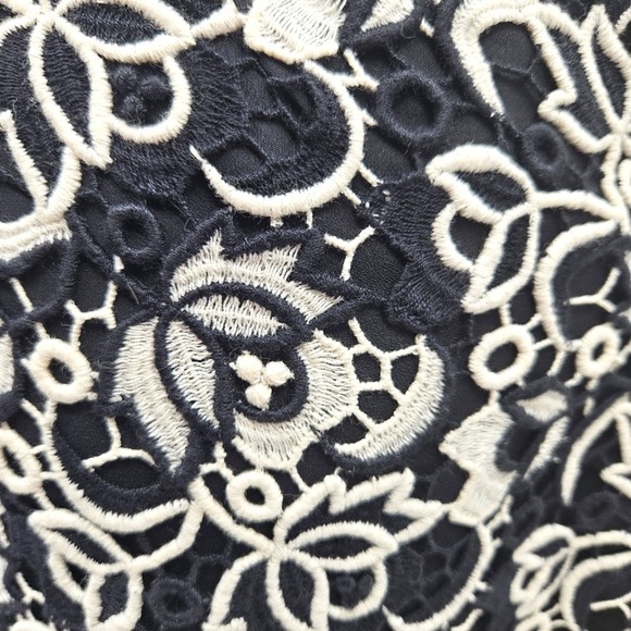 Talbots Floral‎ Lace Overlay Black & White Pencil Skirt Size 10 EUC - Picture 6 of 11